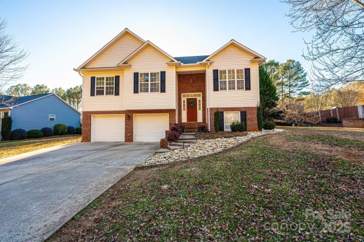 5241 Whitewater Drive sold home in Crystal Falls, Hickory, NC