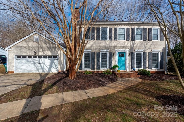 523 Fence Post Lane sold home in Wood Hollow, Matthews, NC