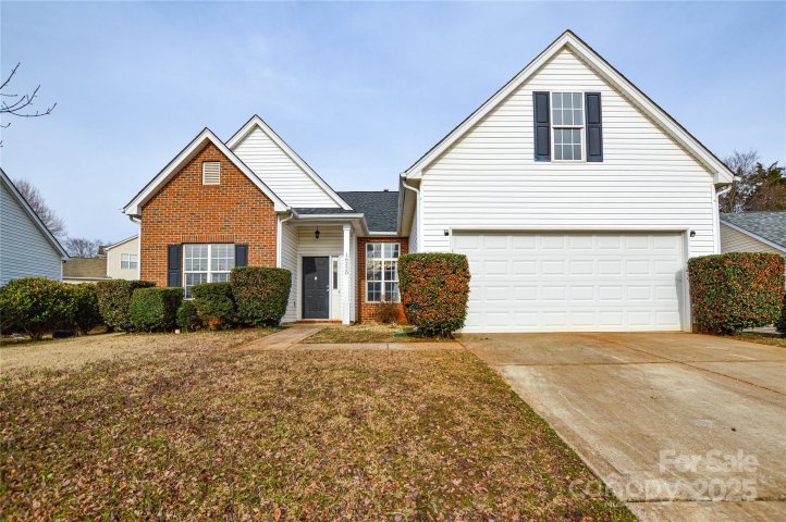 16220 Circlegreen Drive sold home in Hamilton Green, Charlotte, NC
