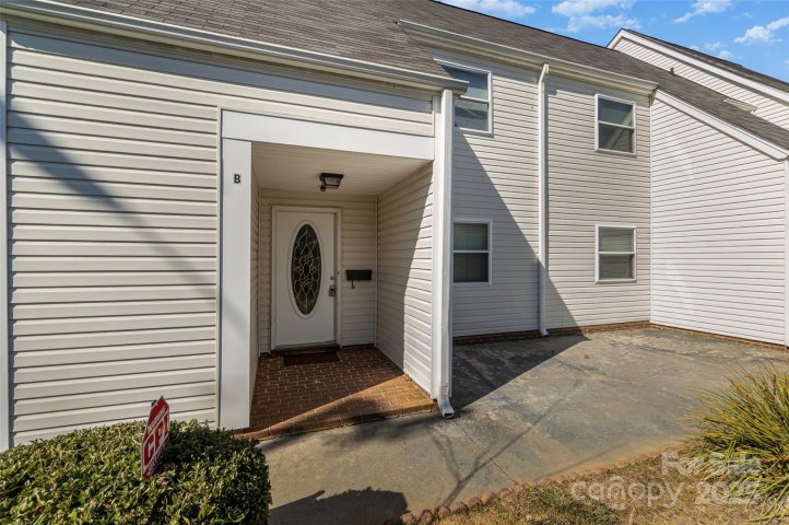9153 Spyglass Place B sold home in Pawtuckett on the Green, Charlotte, NC