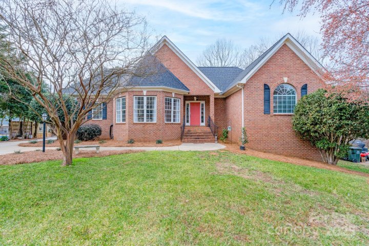 1915 Cavendale Drive sold home in Wedgewood, Rock Hill, SC