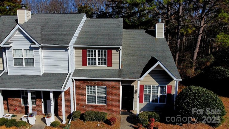 10904 Pimlico Drive sold home in Roxborough II, Charlotte, NC