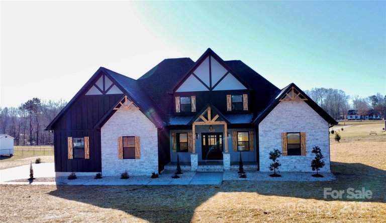 1008 Harrogate Drive sold home in Bennington Estates, Bessemer City, NC