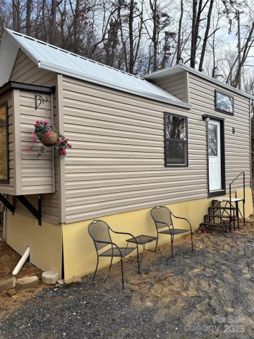 575 Sheepback Mountain Road sold home in Sheepback Mountain, Maggie Valley, NC