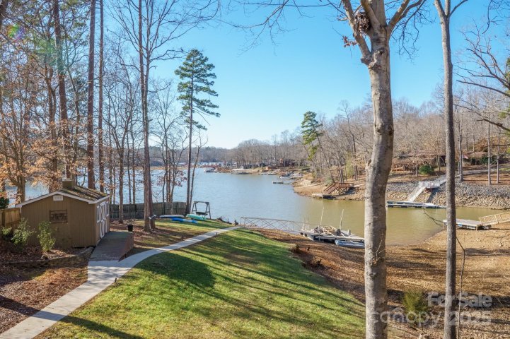 246 Mountain Harbor Drive sold home in Old Mountain Harbor, Lexington, NC