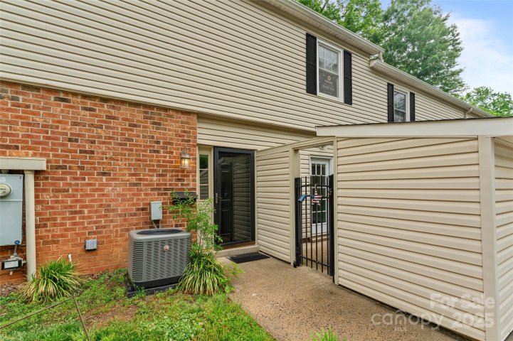 5929 Quail Hollow Road B sold home in Quail Hill, Charlotte, NC