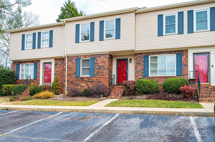2705 N Center Street 65 sold home in Westminister Park, Hickory, NC