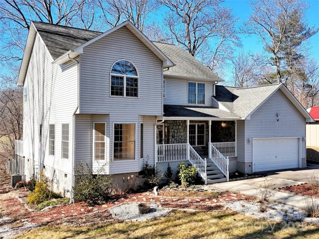 235 Loop Road sold home in Oak Park, Clyde, NC