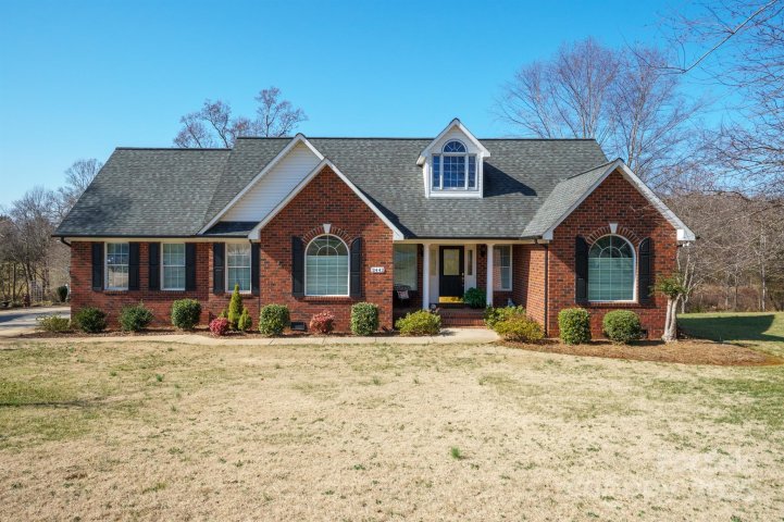 2442 Carriage Lane sold home in Grandview Farms, Lincolnton, NC