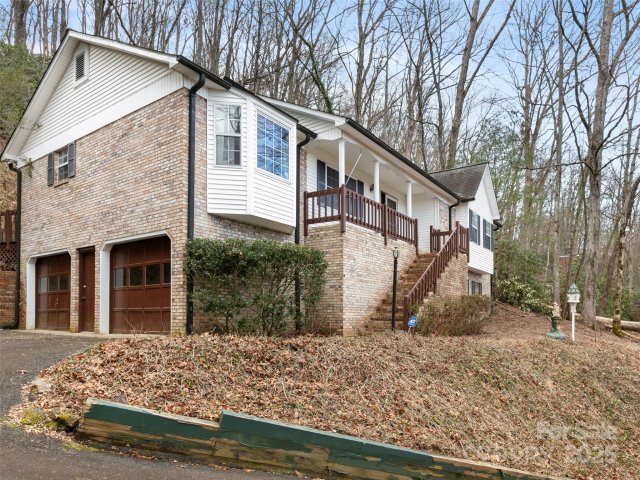 416 Hunters Glen Lane sold home in Hunters Glen, Hendersonville, NC