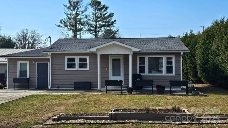 1313 Old Spartanburg Road sold home in Barker Heights, Hendersonville, NC