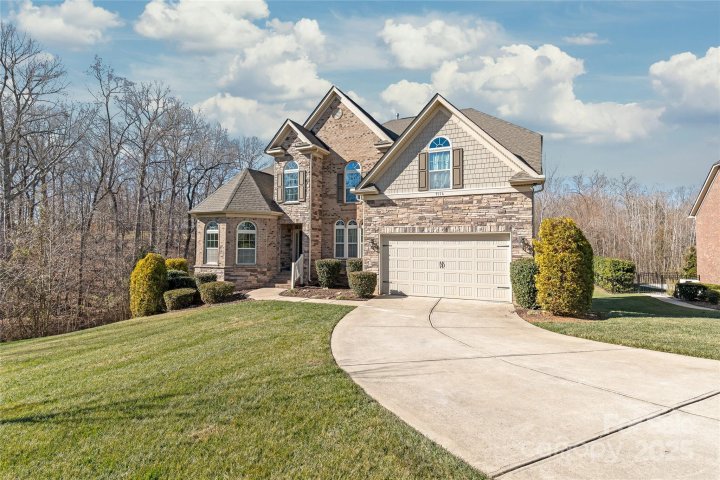 9116 Arnsberg Drive sold home in Anklin Forrest, Waxhaw, NC