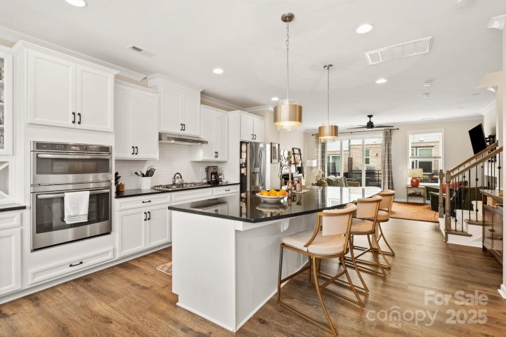 613 Tudor Park Way sold home in Wendwood Terrace, Charlotte, NC