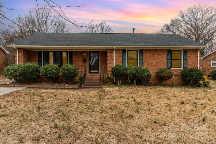 4815 Carriage Drive Circle sold home in Darby Acres, Charlotte, NC