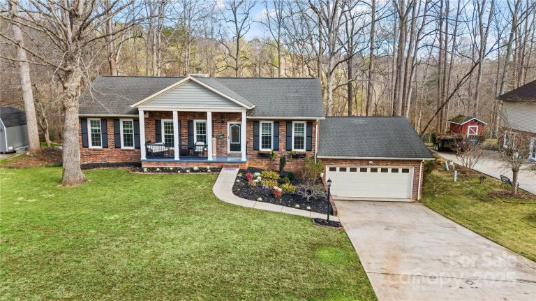 303 New Orleans Boulevard sold home in Hermitage East, Morganton, NC