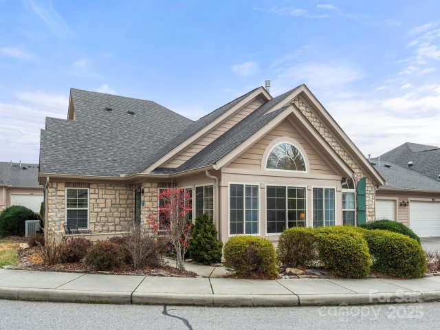 37 Mountain Meadow Circle U11 sold home in Hamburg Crossing, Weaverville, NC