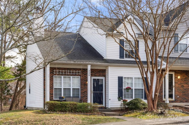 736 Mountainwater Drive sold home in Glenwater at University Place, Charlotte, NC