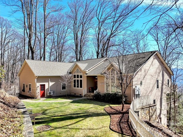 185 High Ridge Road sold home in Laurel Ridge Country Club, Waynesville, NC