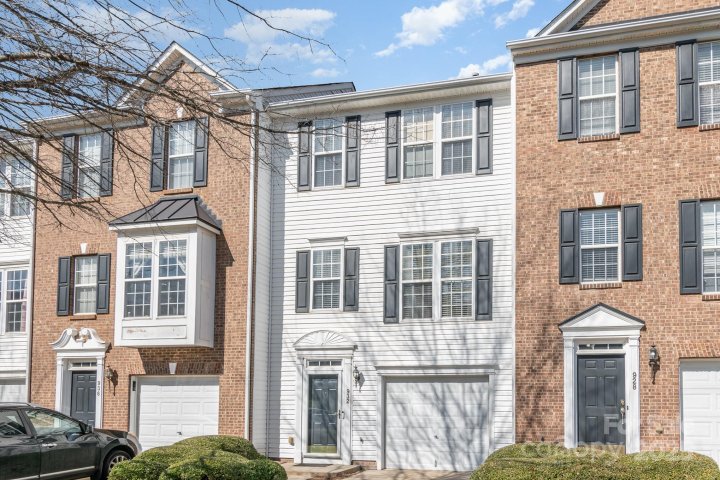 932 Tiger Lane sold home in Mallard Glen Village, Charlotte, NC