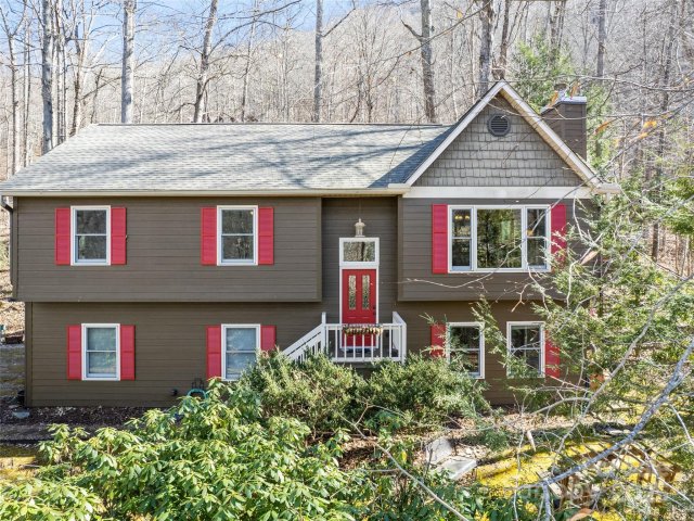 20 Bright Leaf Cove sold home in Campbell Woods, Maggie Valley, NC