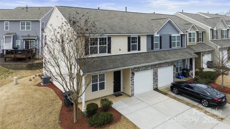 7103 Adare Mews Road sold home in Adare Townhomes, Charlotte, NC