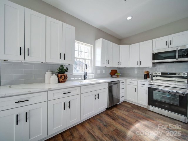 9726 Ashburton Drive sold home in Walden Ridge, Charlotte, NC