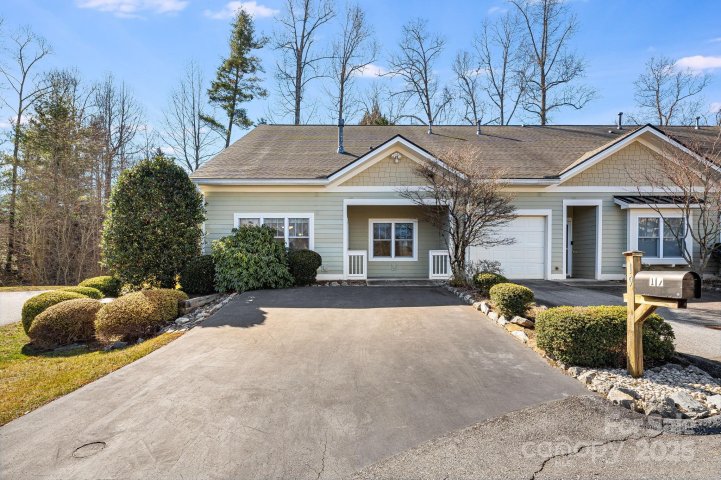 19 Fox Briar Drive sold home in Fox Glen, Fletcher, NC