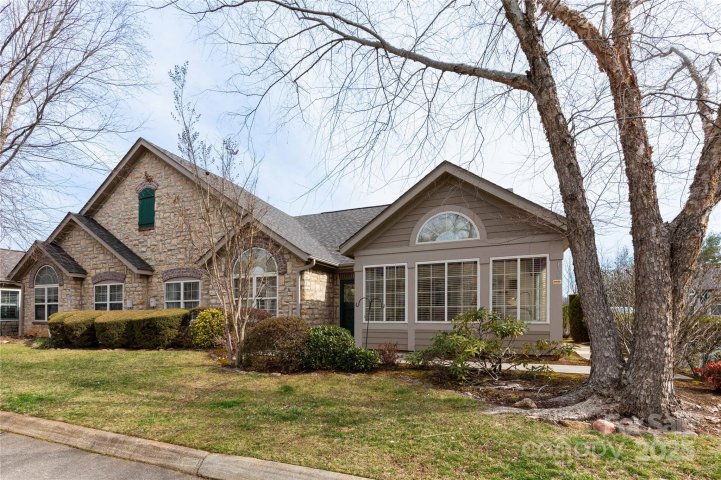 121 Outlook Circle sold home in Craggy View Cottages, Swannanoa, NC