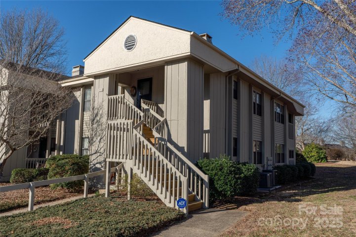 406 Abbey Circle sold home in The Cloisters, Asheville, NC