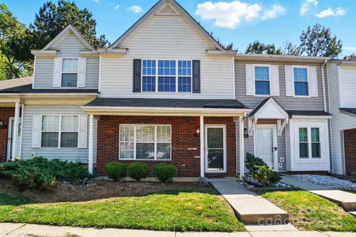 110 Rhett Court sold home in The Townes At River Crossing, Fort Mill, SC