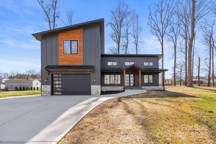 109 Scott Meadows Drive sold home in Chambers Trace, Asheville, NC