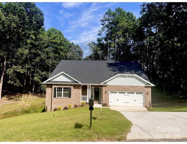 2924 Noritake Trail pending home in Crystal Village, Albemarle, NC
