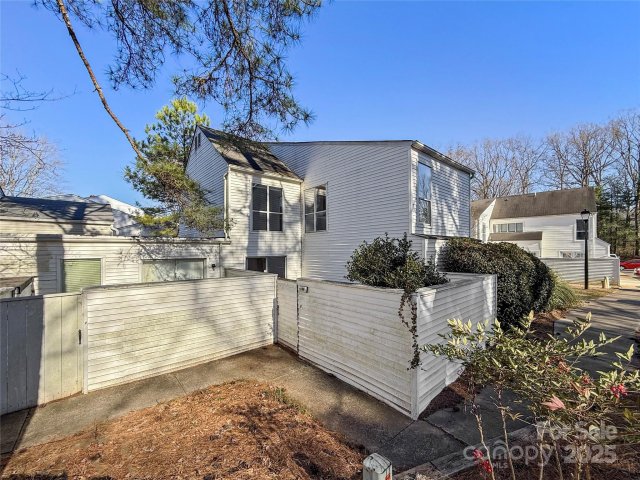 7140 Stonington Lane sold home in Stonington, Charlotte, NC