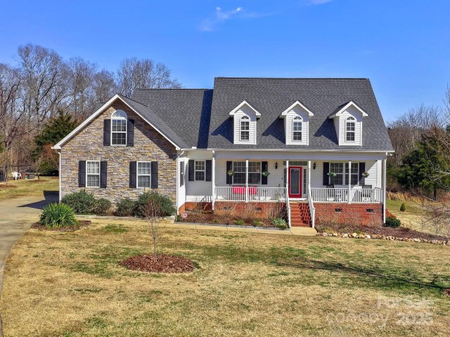 1796 Williamsburg Drive sold home in Stoneridge Lakes, Rock Hill, SC