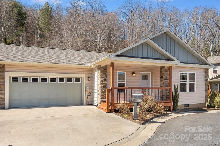 269 February Lane sold home in THE MEADOWS AT CAMPBELL MOUNTAIN, Waynesville, NC
