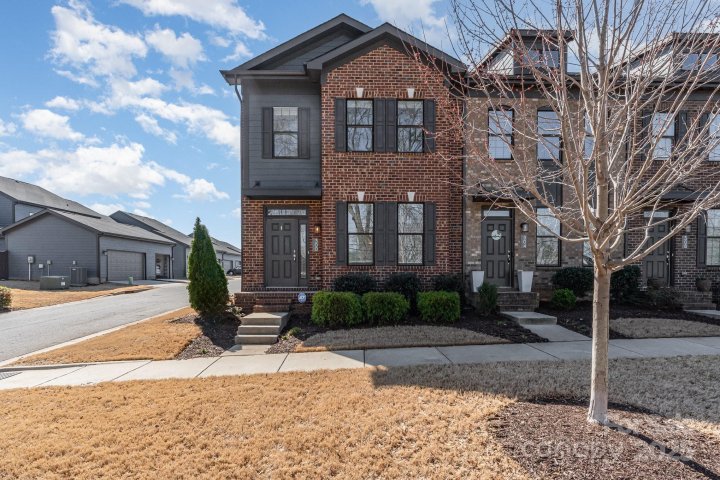 300 Linestowe Drive sold home in Aberfoyle, Belmont, NC