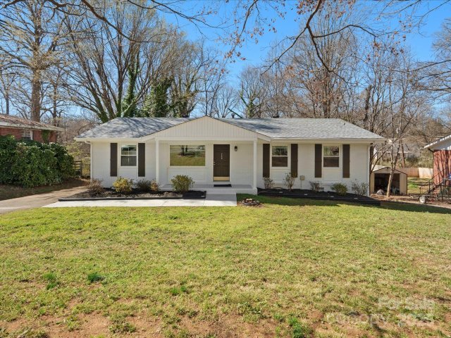 724 Merridale Drive sold home in Westwood, Charlotte, NC