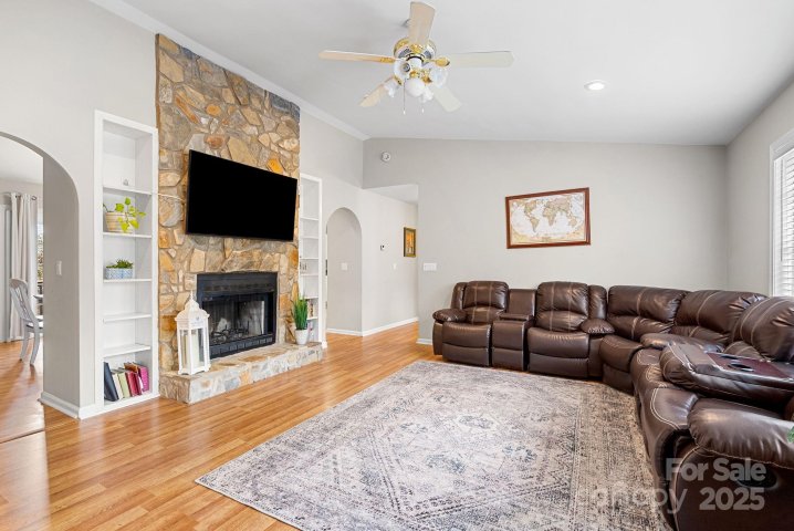 104 Lone Eagle Lane sold home in Fountain Trace, Hendersonville, NC