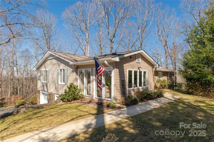 440 Fawnview Lane sold home in Haywood Knolls, Hendersonville, NC