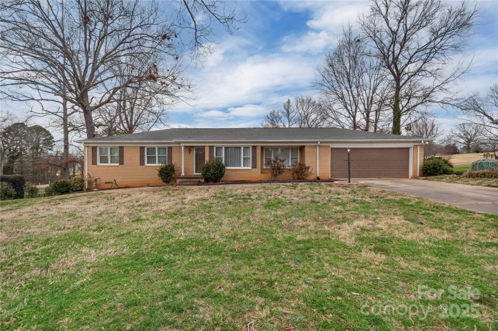 107 Pinelake Drive sold home in Woodbridge, Kings Mountain, NC