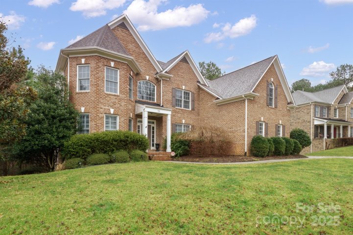 722 Fairway Point Drive sold home in Lake Shore, Tega Cay, SC
