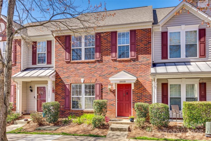19009 Coachmans Trace sold home in Glenridge, Cornelius, NC