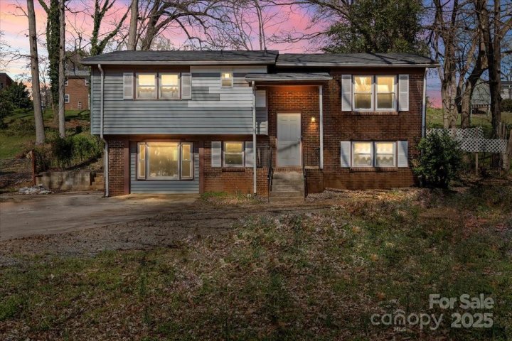 326 Whispering Pines Drive sold home in Yorkmont Park, Charlotte, NC