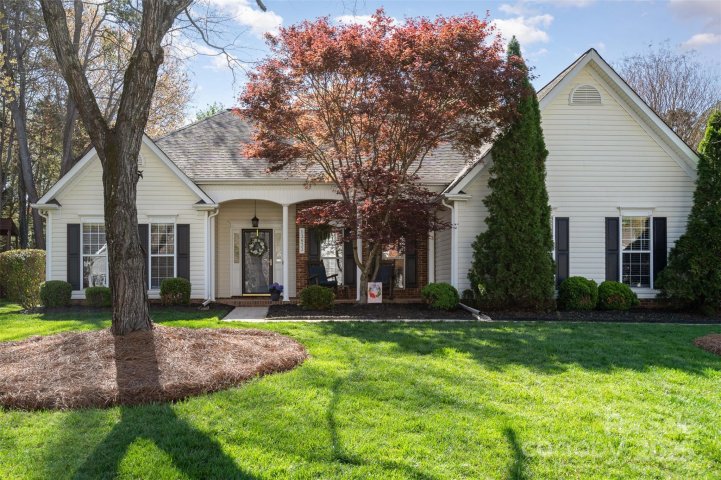 13833 Hatton Cross Drive sold home in Wiltshire Manor, Charlotte, NC