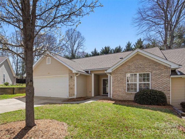 324 Wiltshire Circle sold home in Stafford Crossing, Fletcher, NC