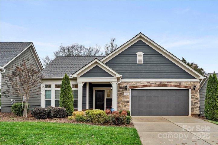 7909 Parknoll Drive sold home in The Courtyards of Huntersville, Huntersville, NC
