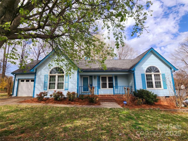 121 Deertrack Drive sold home in Deertrack, Mount Holly, NC