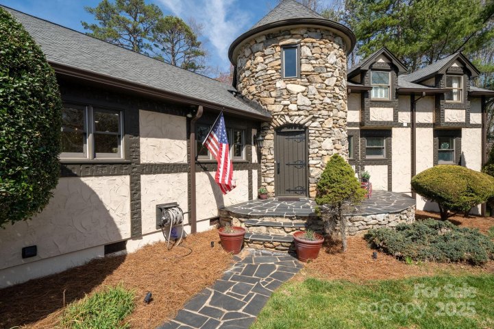 1787 12th Street Drive sold home in Lakeland Park, Hickory, NC
