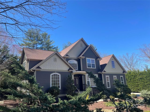 104 Village Pointe Lane sold home in Village Park, Asheville, NC