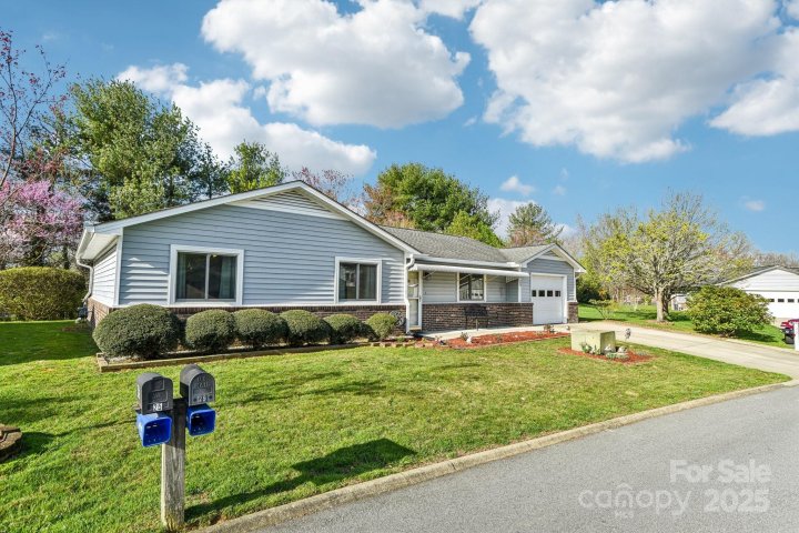 29 Wintry Drive sold home in Blue Ridge Villas, Hendersonville, NC
